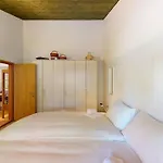 Duplex With Fireplace At Lift Apartment *