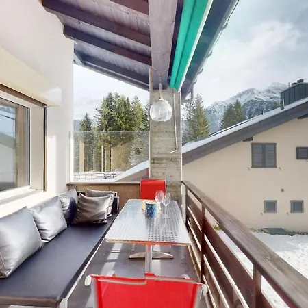 Duplex With Fireplace At Lift