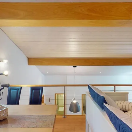 Duplex With Fireplace At Lift *